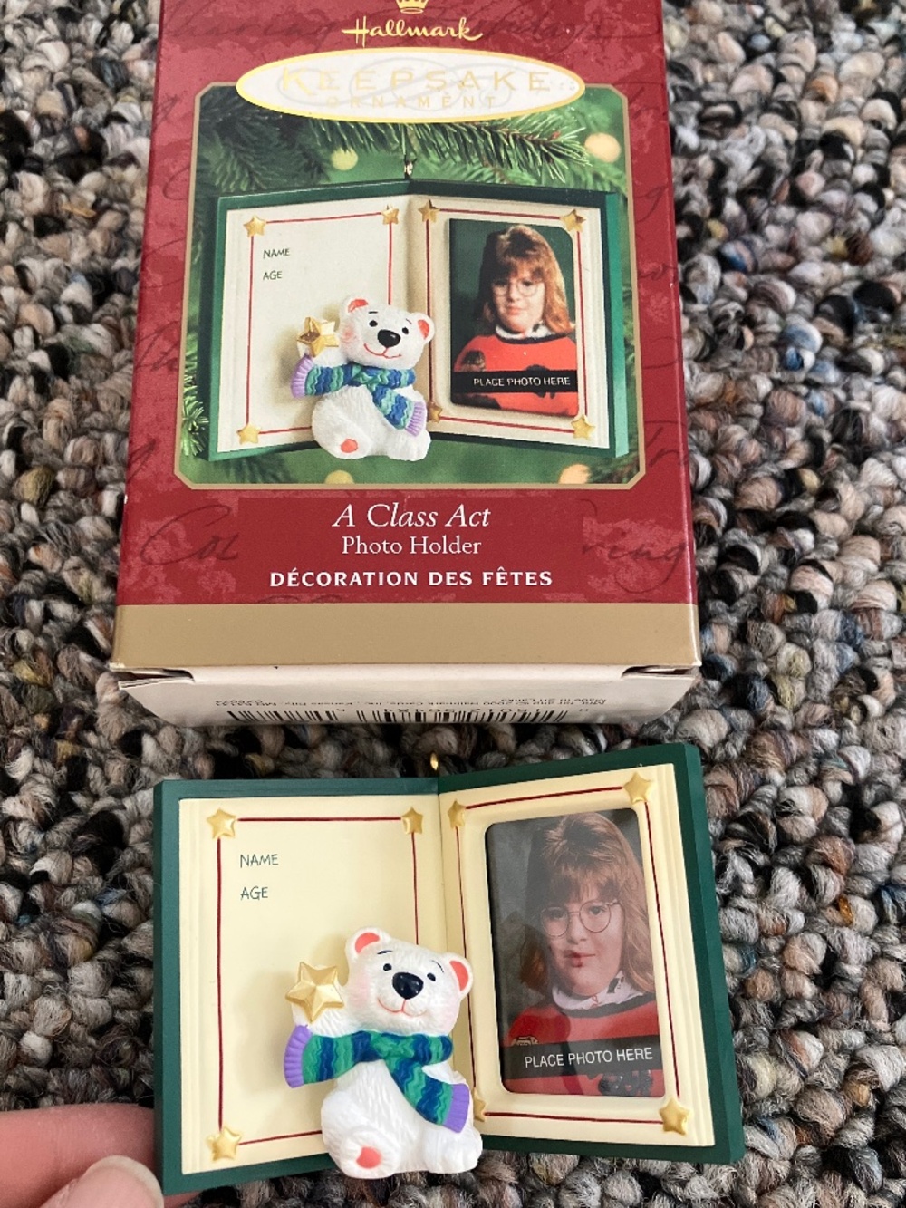 Hallmark Keepsake Ornament: “A Class Act” 2000 Photo Holder